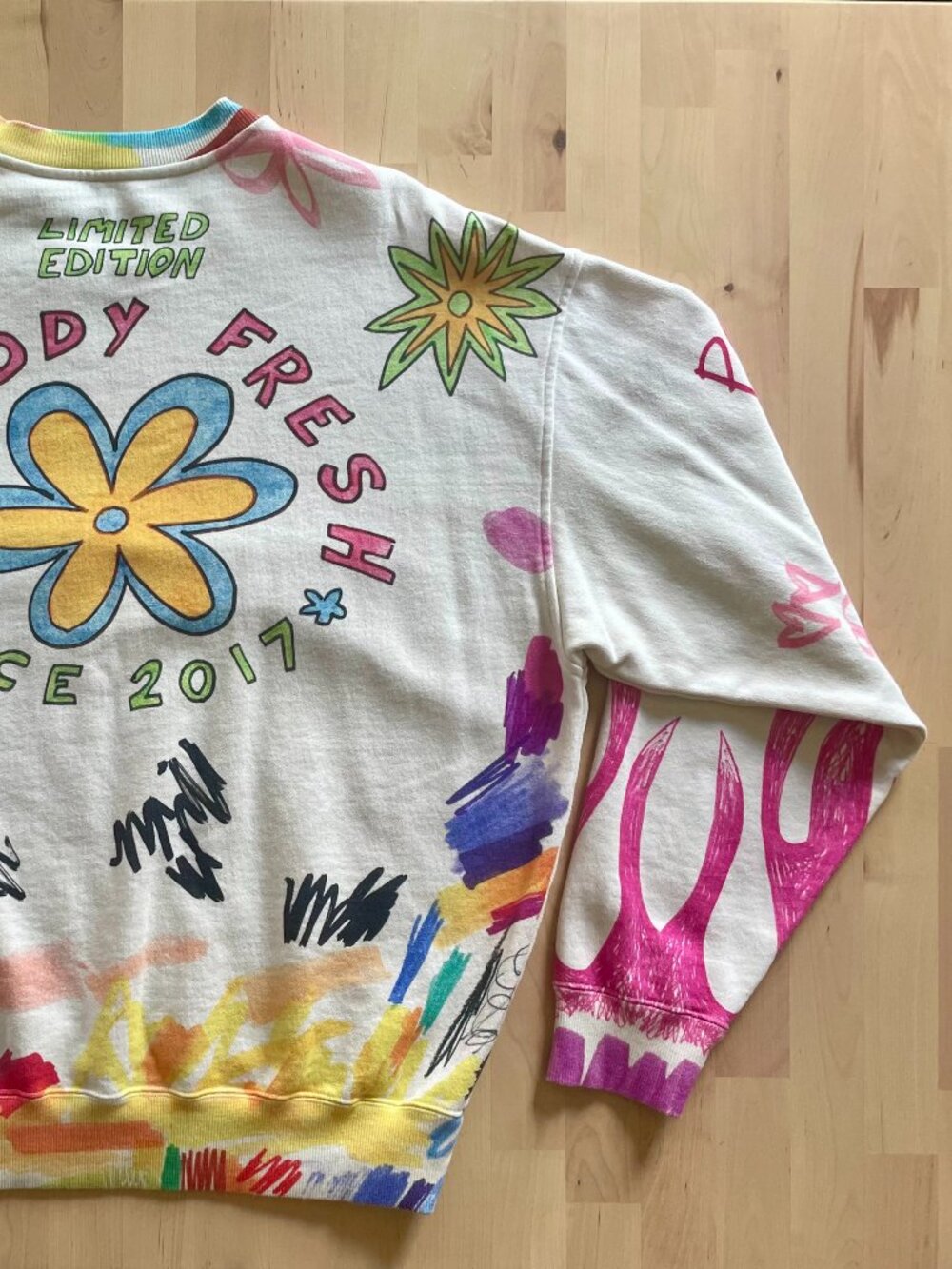 Teddy Fresh Unisex Let It Rain Hila Klein Doodles Crewneck Sweatshirt size Small - Picture 9 of 12